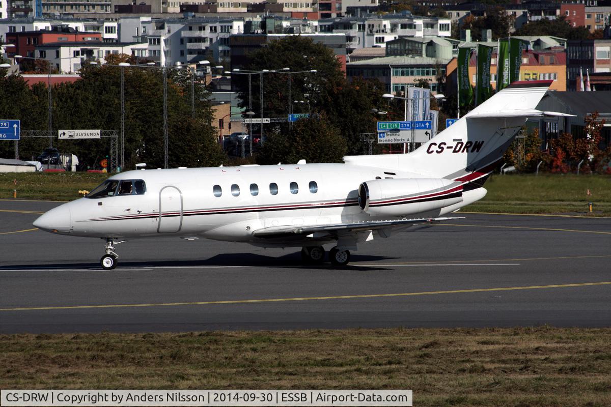CS-DRW, 2007 Raytheon Hawker 800XPi C/N 258829, Lining up runway 30.