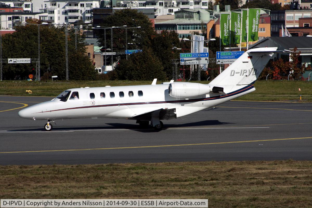 D-IPVD, 2004 Cessna 525A CitationJet CJ2 C/N 525A-0218, Lining up runway 30.