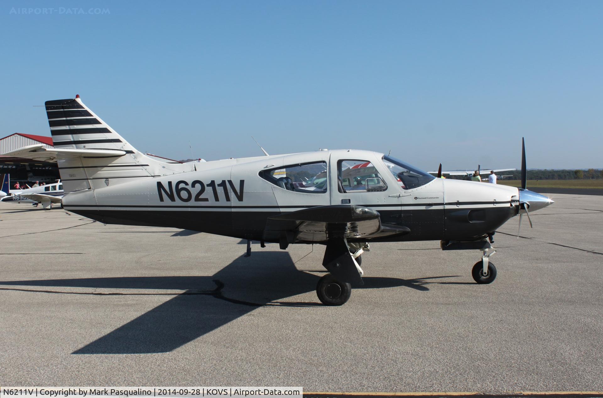 N6211V, 1975 Rockwell International 112A Commander C/N 327, Rockwell 112A