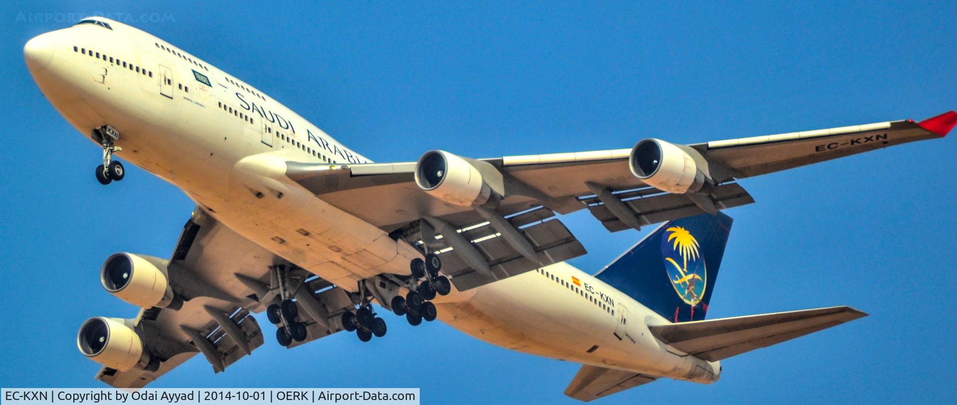 EC-KXN, 1994 Boeing 747-4H6 C/N 25703, LANDING IN OERK RWY 15L