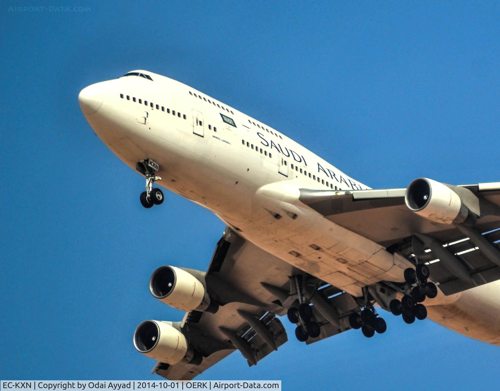 EC-KXN, 1994 Boeing 747-4H6 C/N 25703, landing oerk rwy15L