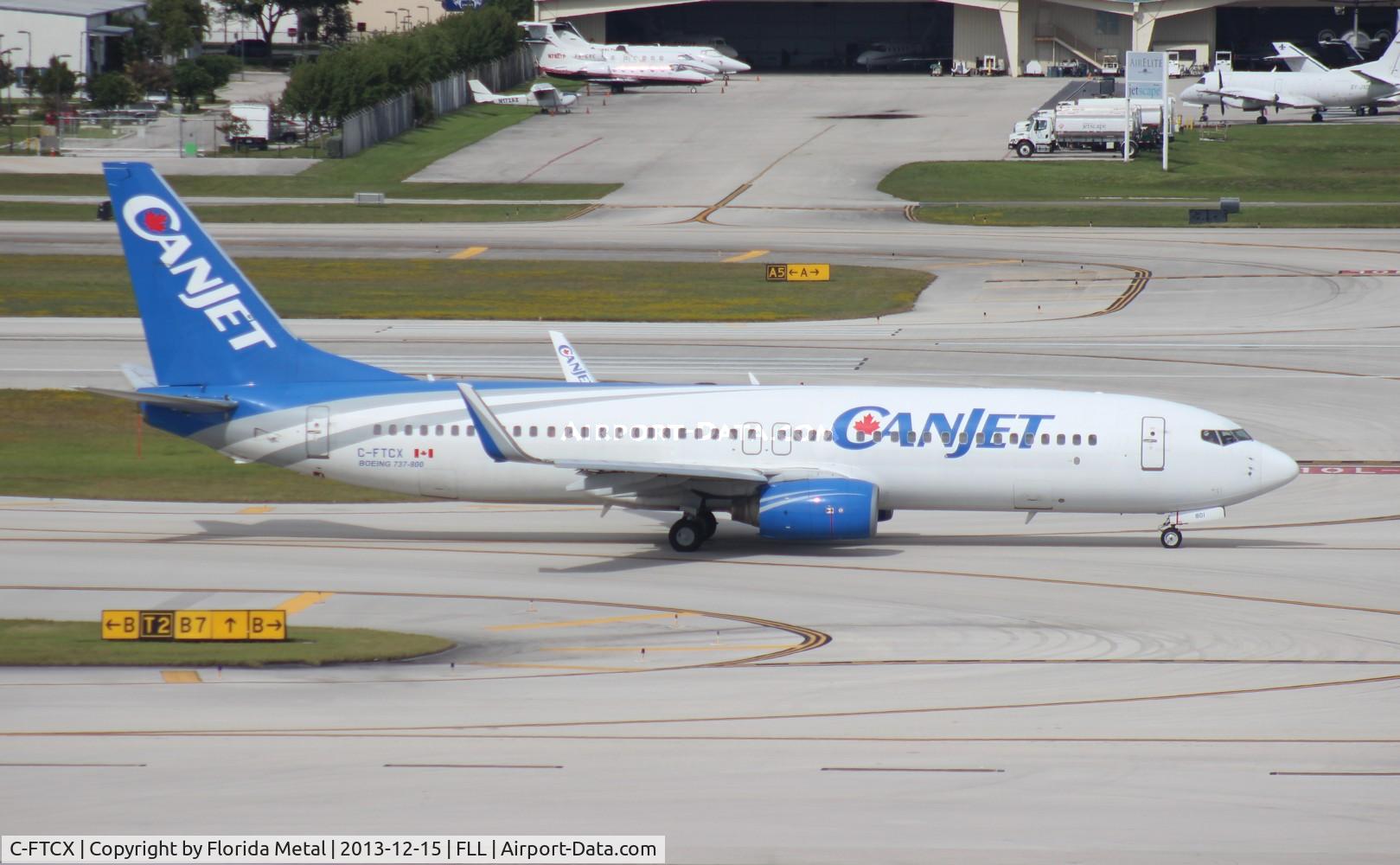 C-FTCX, 1999 Boeing 737-8AS C/N 29921, Canjet 737-800