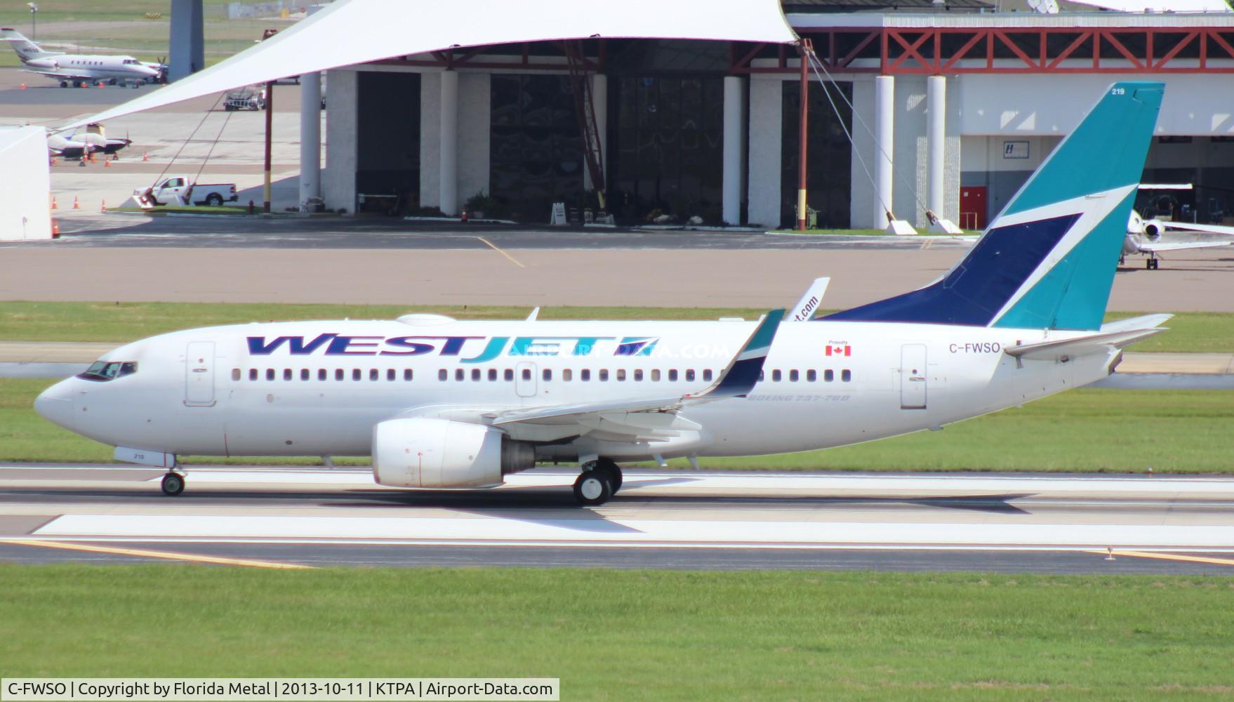 C-FWSO, 2004 Boeing 737-7CT C/N 32759, West Jet 737-700
