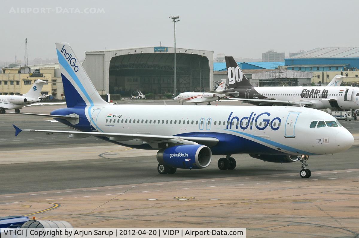 VT-IGI, 2009 Airbus A320-232 C/N 4113, Taxiing in to IGIA T-1.