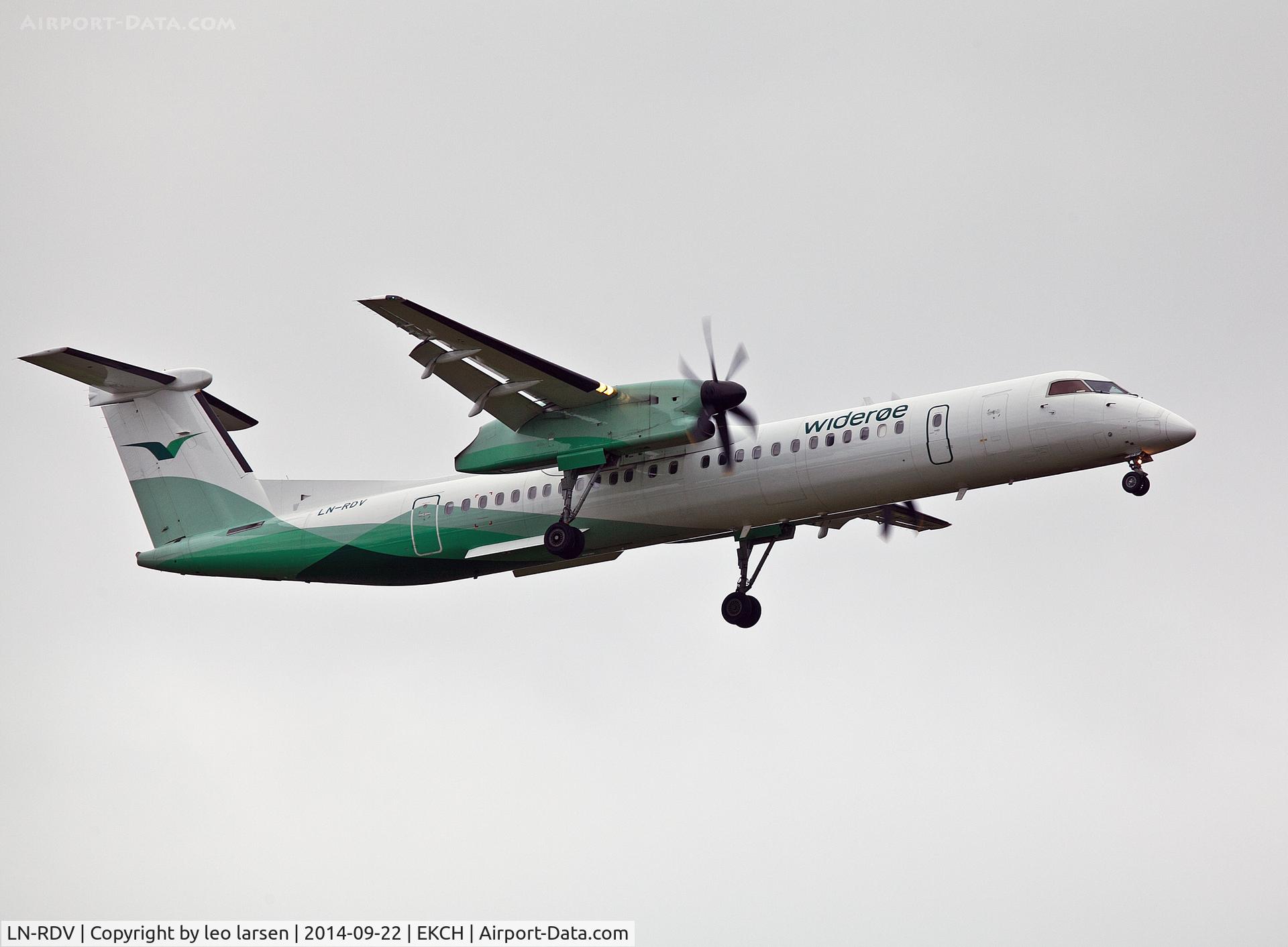 LN-RDV, 2001 De Havilland Canada DHC-8-402Q Dash 8 C/N 4062, Copenhagen Kastrup 22.9.14