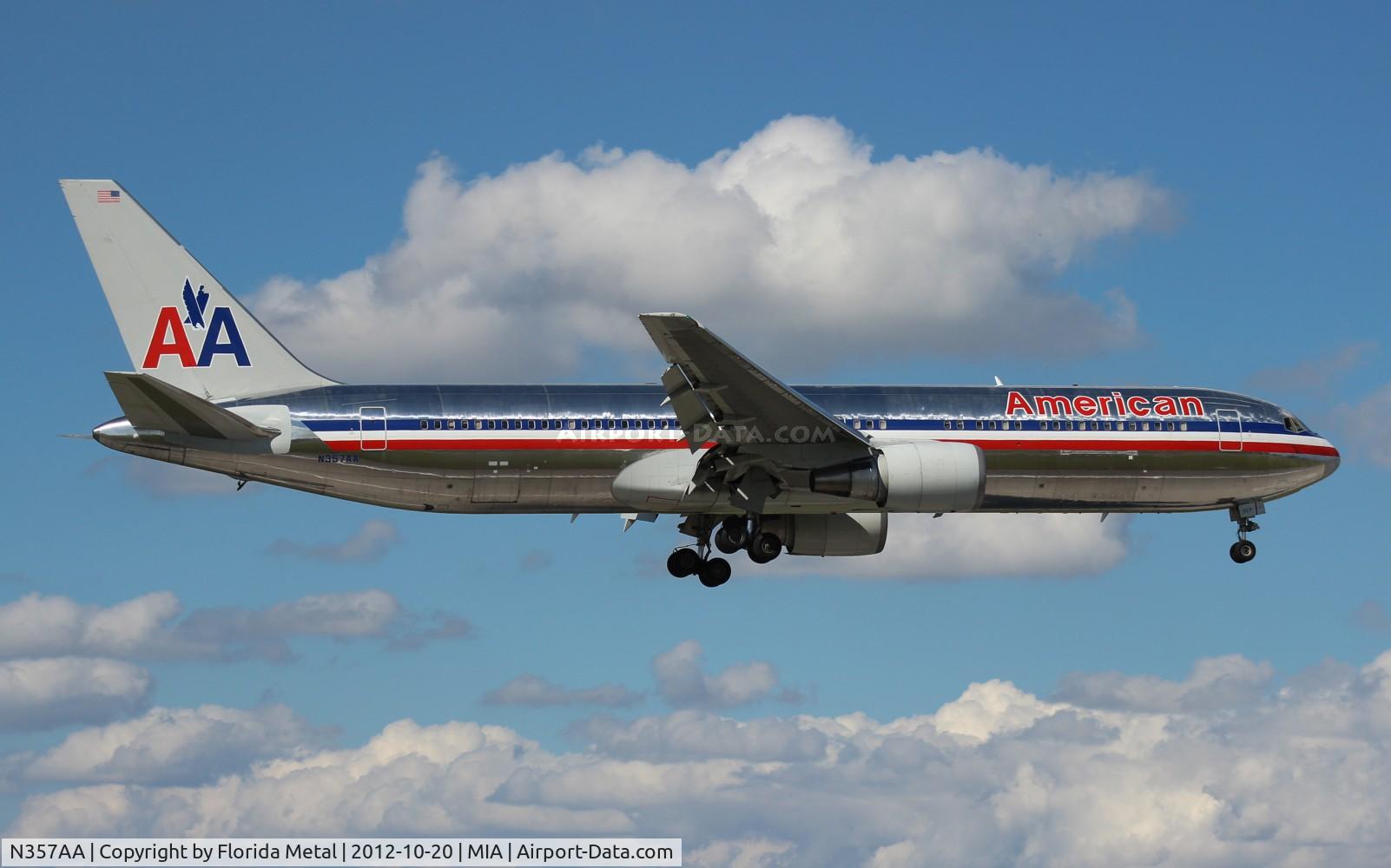 N357AA, 1988 Boeing 767-323 C/N 24038, American 767-300