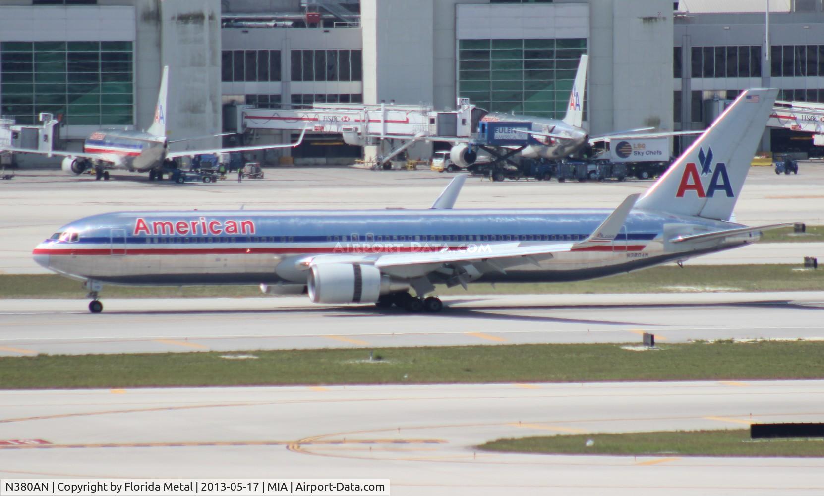N380AN, 1993 Boeing 767-323 C/N 25449, American 767-300