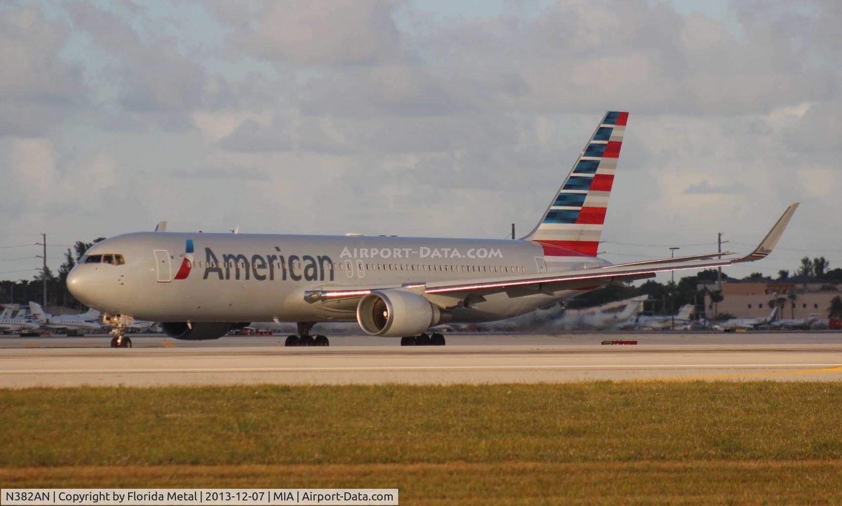 N382AN, 1993 Boeing 767-323/ER C/N 25451, American new colors