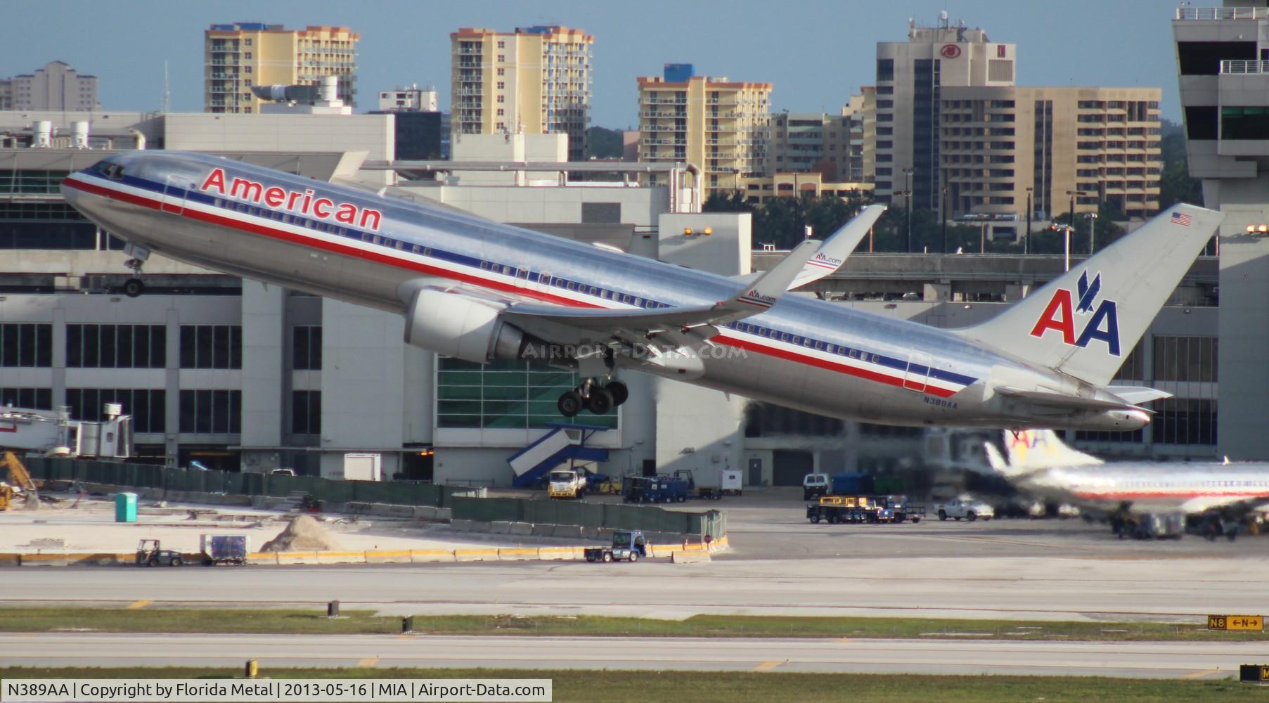 N389AA, 1994 Boeing 767-323 C/N 27449, American 767-300