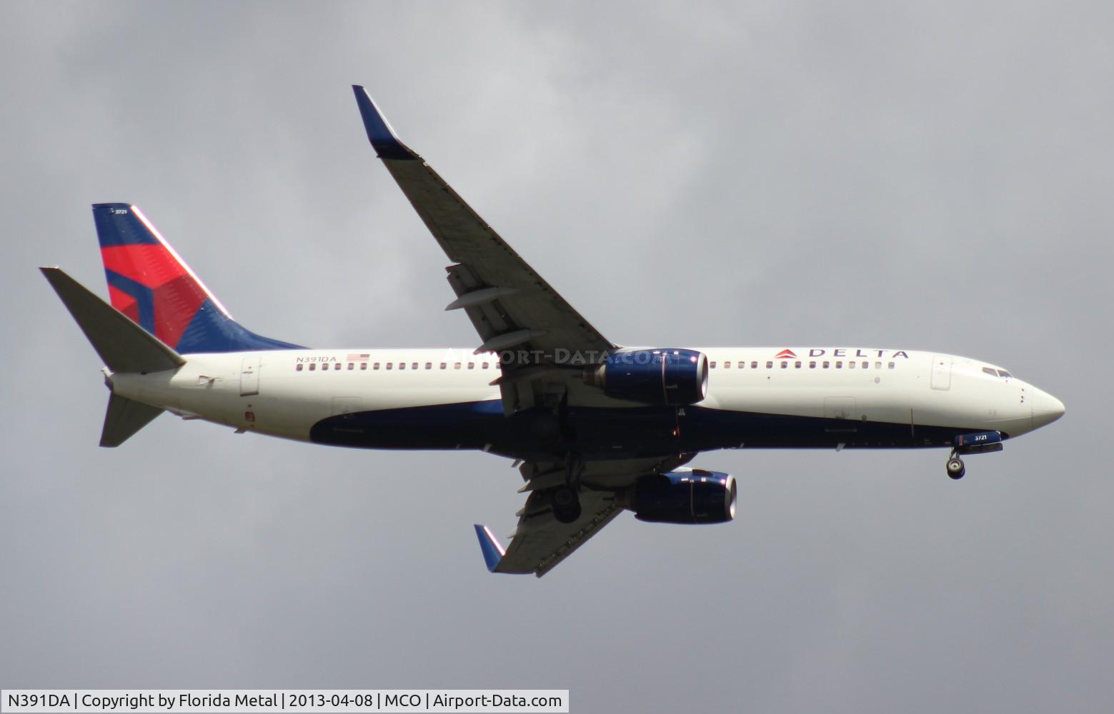 N391DA, 2000 Boeing 737-832 C/N 30560, Delta