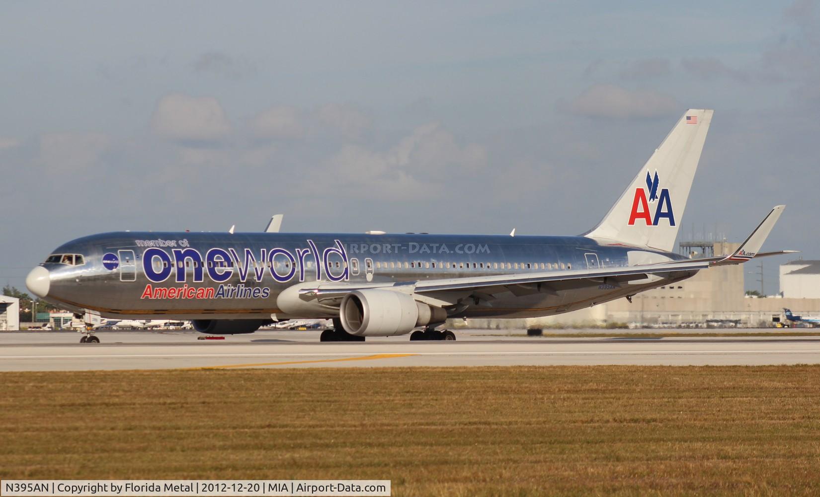 N395AN, 1998 Boeing 767-323 C/N 29432, American One World