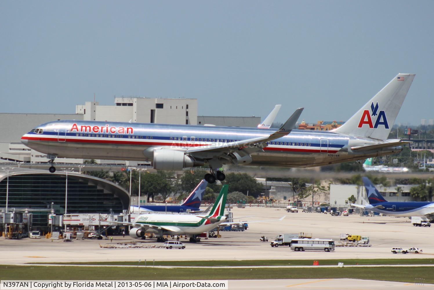 N397AN, 1999 Boeing 767-323/ER C/N 29604, American