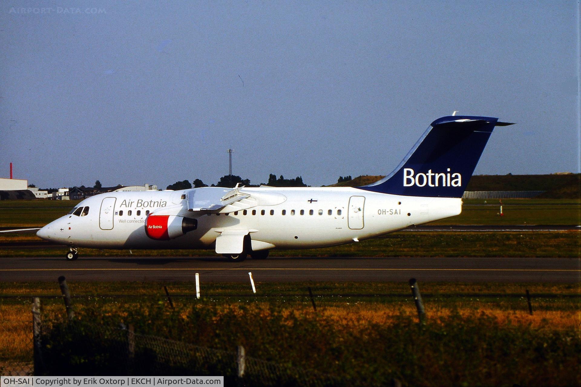 OH-SAI, 2001 BAE Systems Avro 146-RJ85 C/N E.2385, OH-SAI in CPH 2002-07