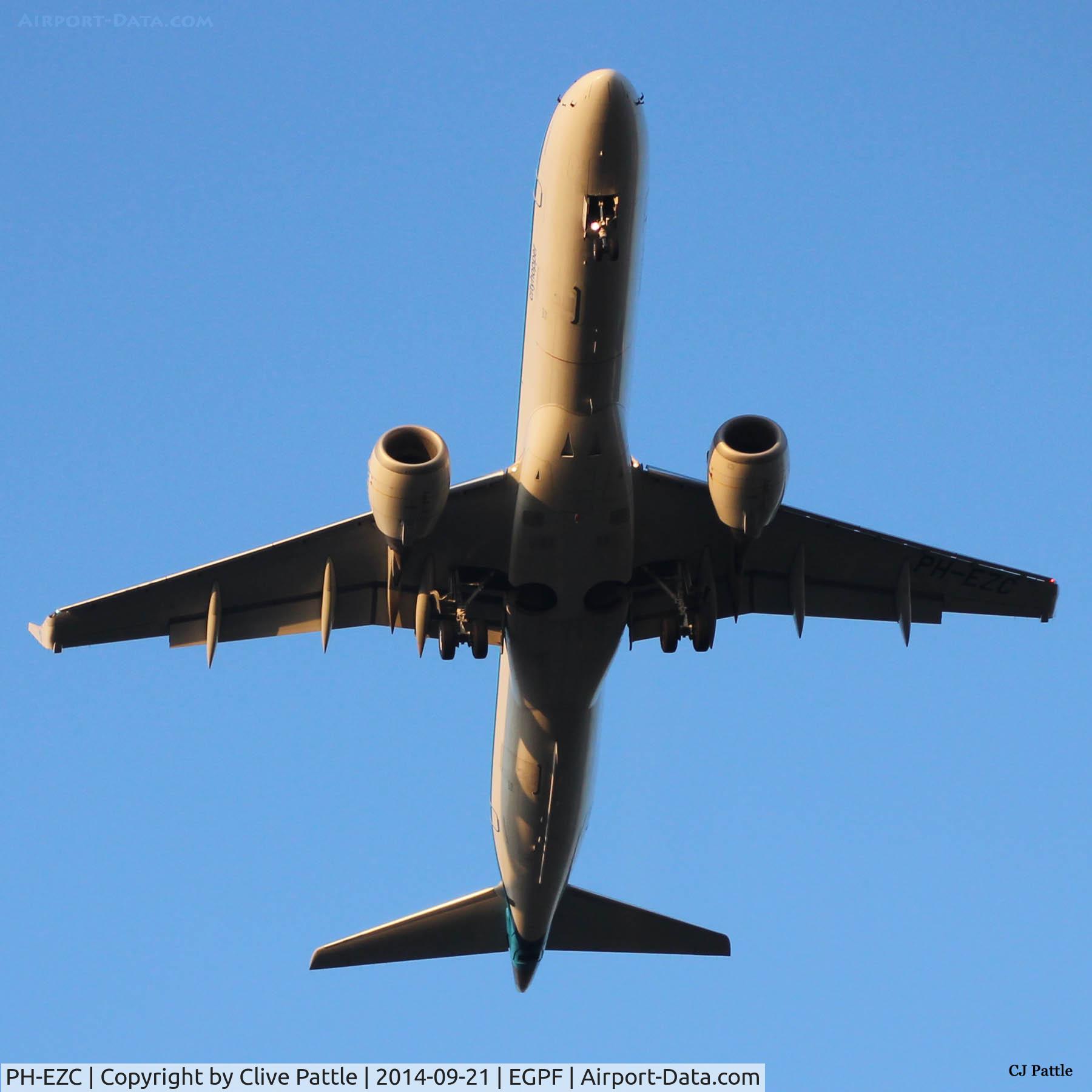 PH-EZC, 2008 Embraer 190LR (ERJ-190-100LR) C/N 19000250, On finals to Glasgow