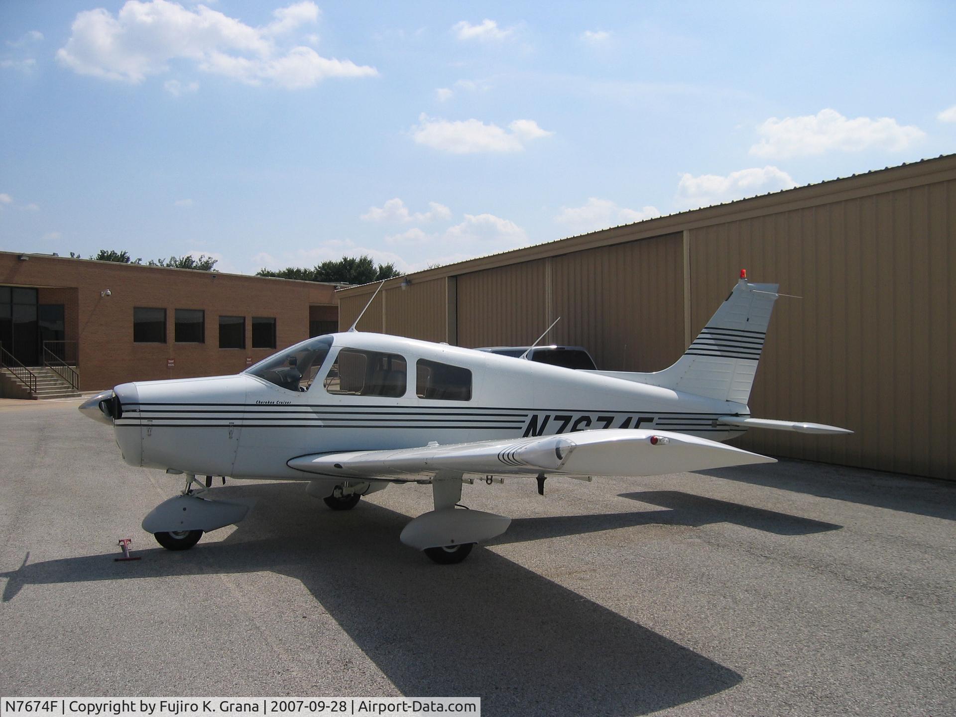 N7674F, 1976 Piper PA-28-140 Cherokee C/N 28-7725101, 1976 Piper PA-28-140