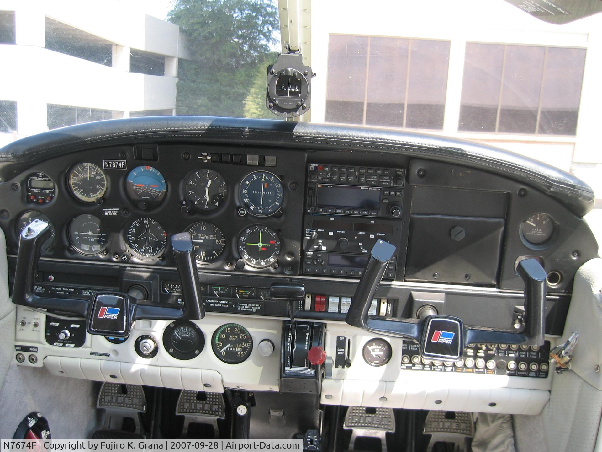 N7674F, 1976 Piper PA-28-140 Cherokee C/N 28-7725101, 1976 Piper PA-28-140