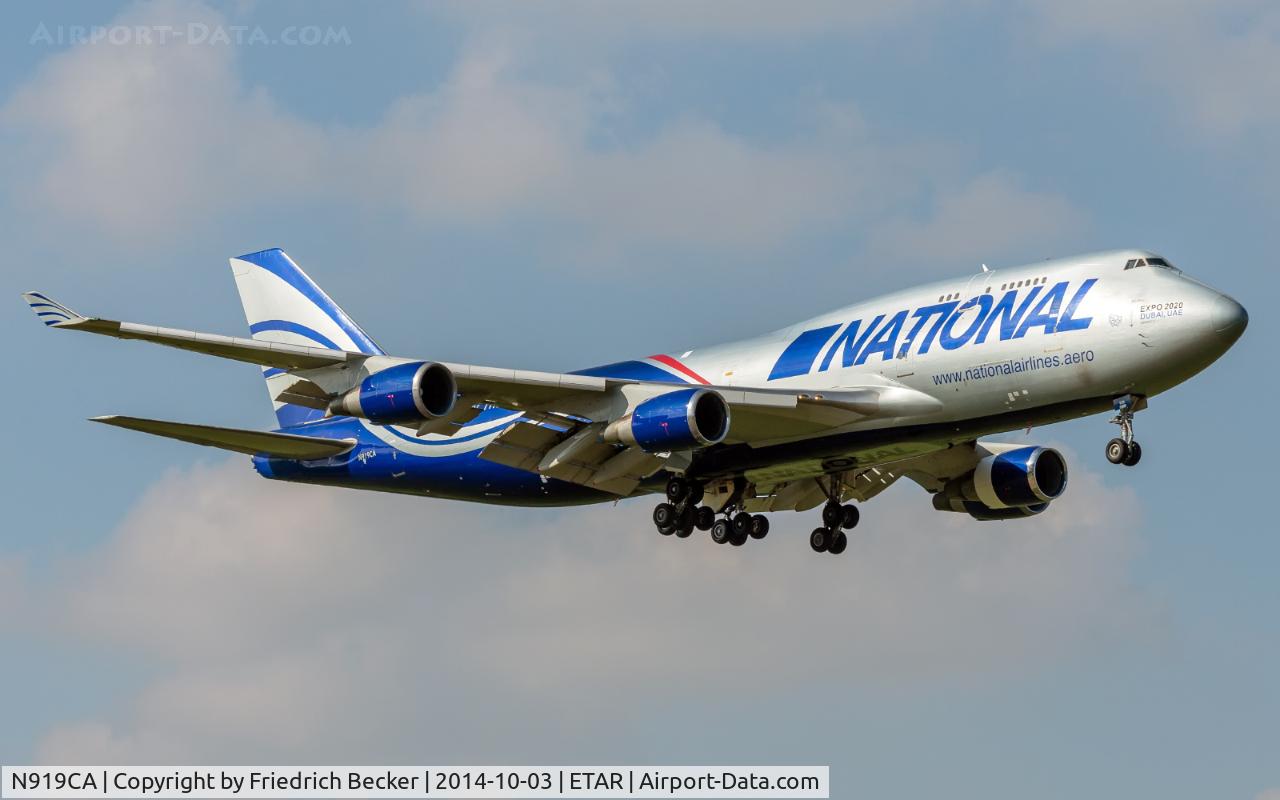 N919CA, 1991 Boeing 747-428M(BCF) C/N 25302, on final RW08