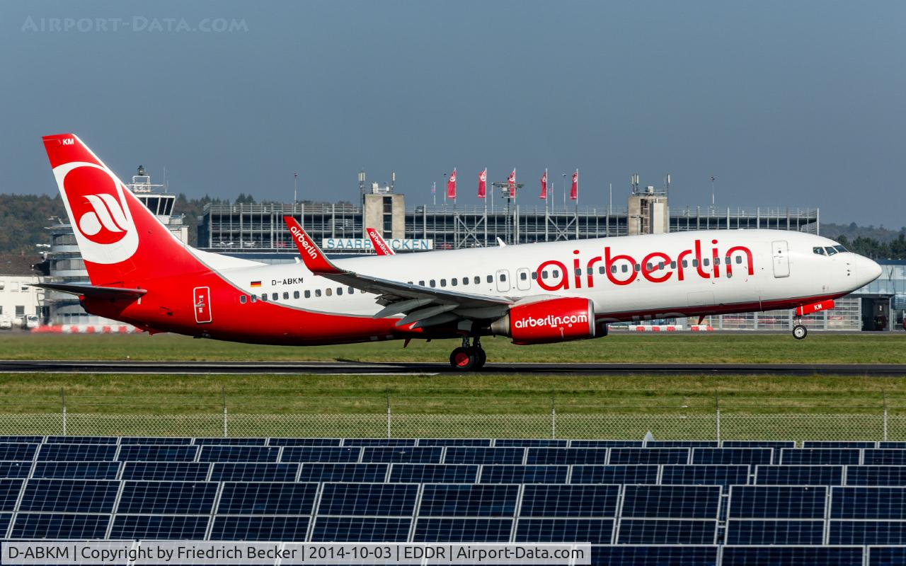 D-ABKM, 2010 Boeing 737-86J C/N 37755, rotation while departing to Palma