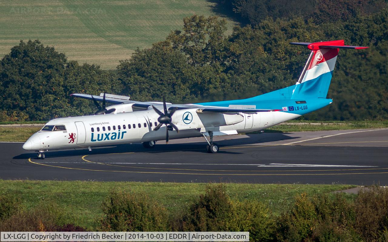 LX-LGG, 2012 Bombardier DHC-8-402Q Dash 8 Dash 8 C/N 4418, line up for departure