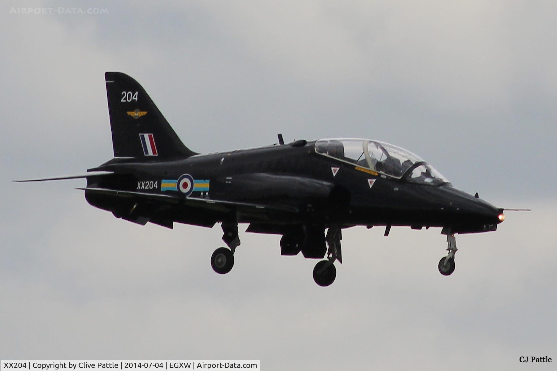 XX204, 1978 Hawker Siddeley Hawk T.1A C/N 051/312051, On approach to Waddington Airshow 2014