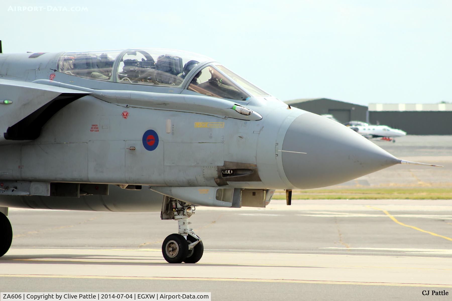 ZA606, 1982 Panavia Tornado GR.4 C/N 136/BS043/3070, Close-up at RAF Waddington Airshow 2014