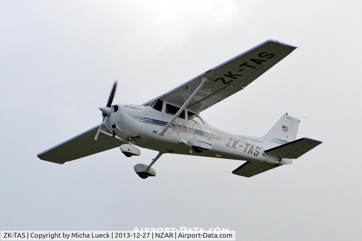 ZK-TAS, Cessna 172R C/N 17280630, At Ardmore