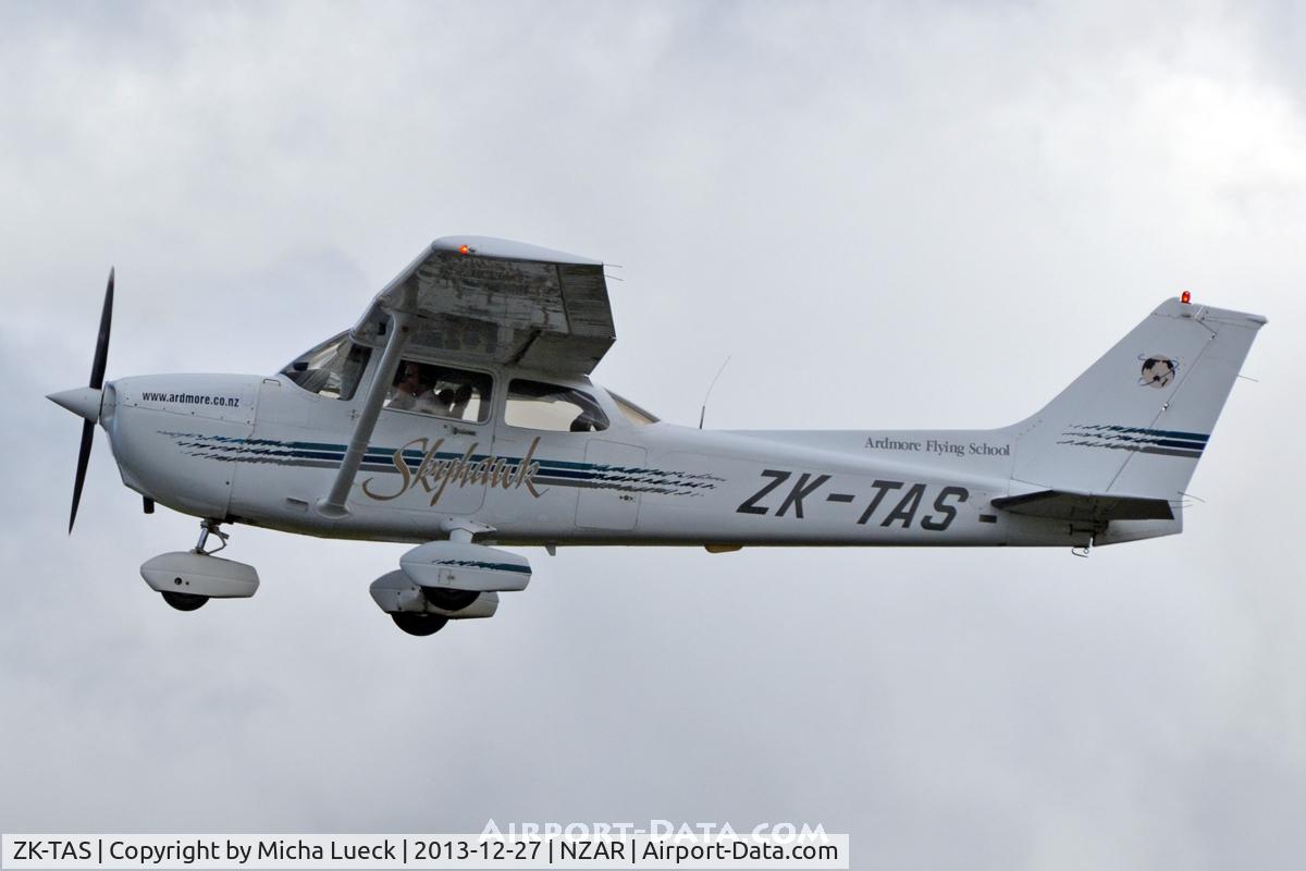 ZK-TAS, Cessna 172R C/N 17280630, At Ardmore
