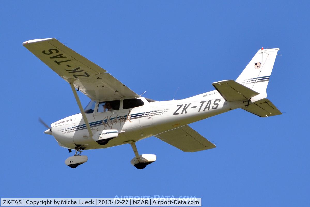 ZK-TAS, Cessna 172R C/N 17280630, At Ardmore