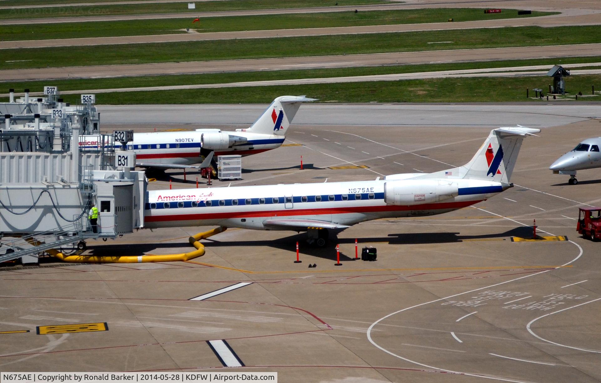 N675AE, 2004 Embraer ERJ-145LR (EMB-145LR) C/N 14500806, Gate B31 DFW