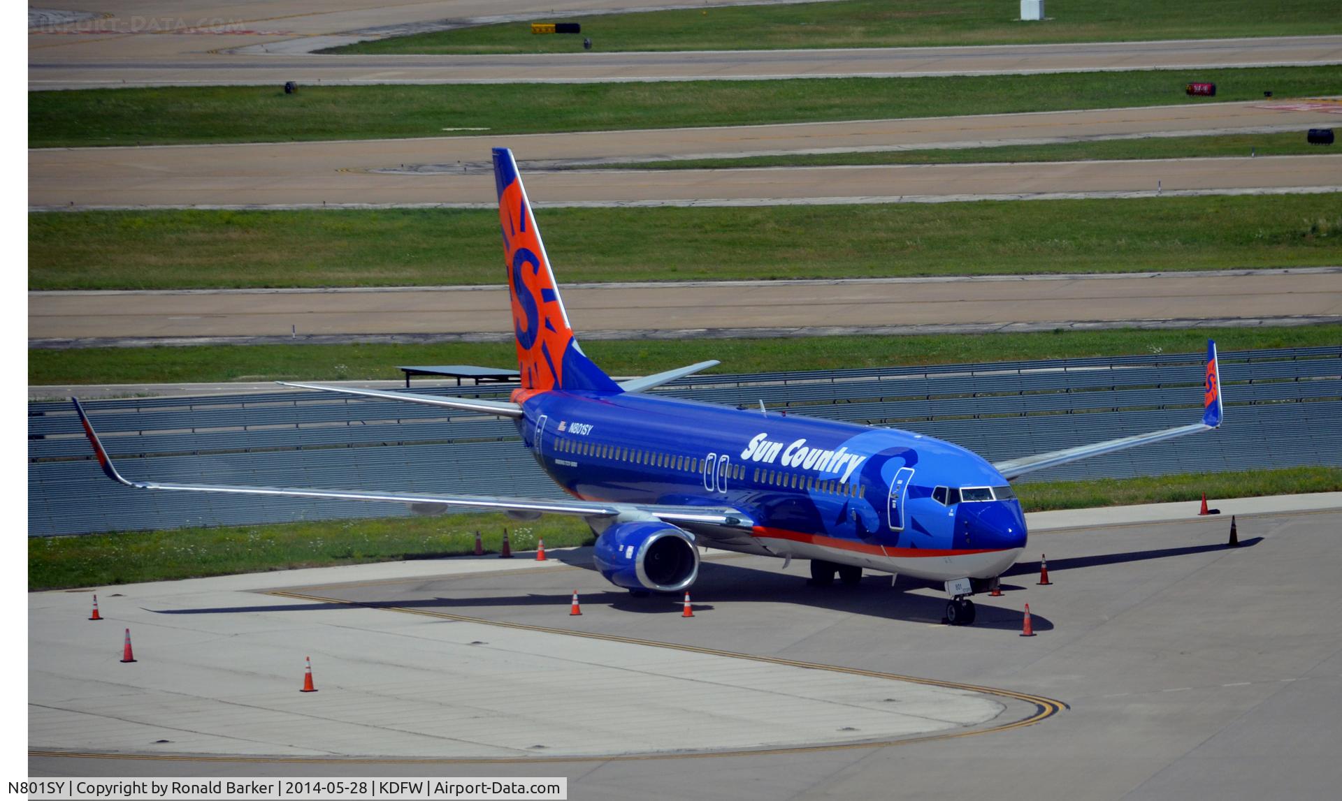 N801SY, 2001 Boeing 737-8Q8 C/N 30332, DFW, TX
