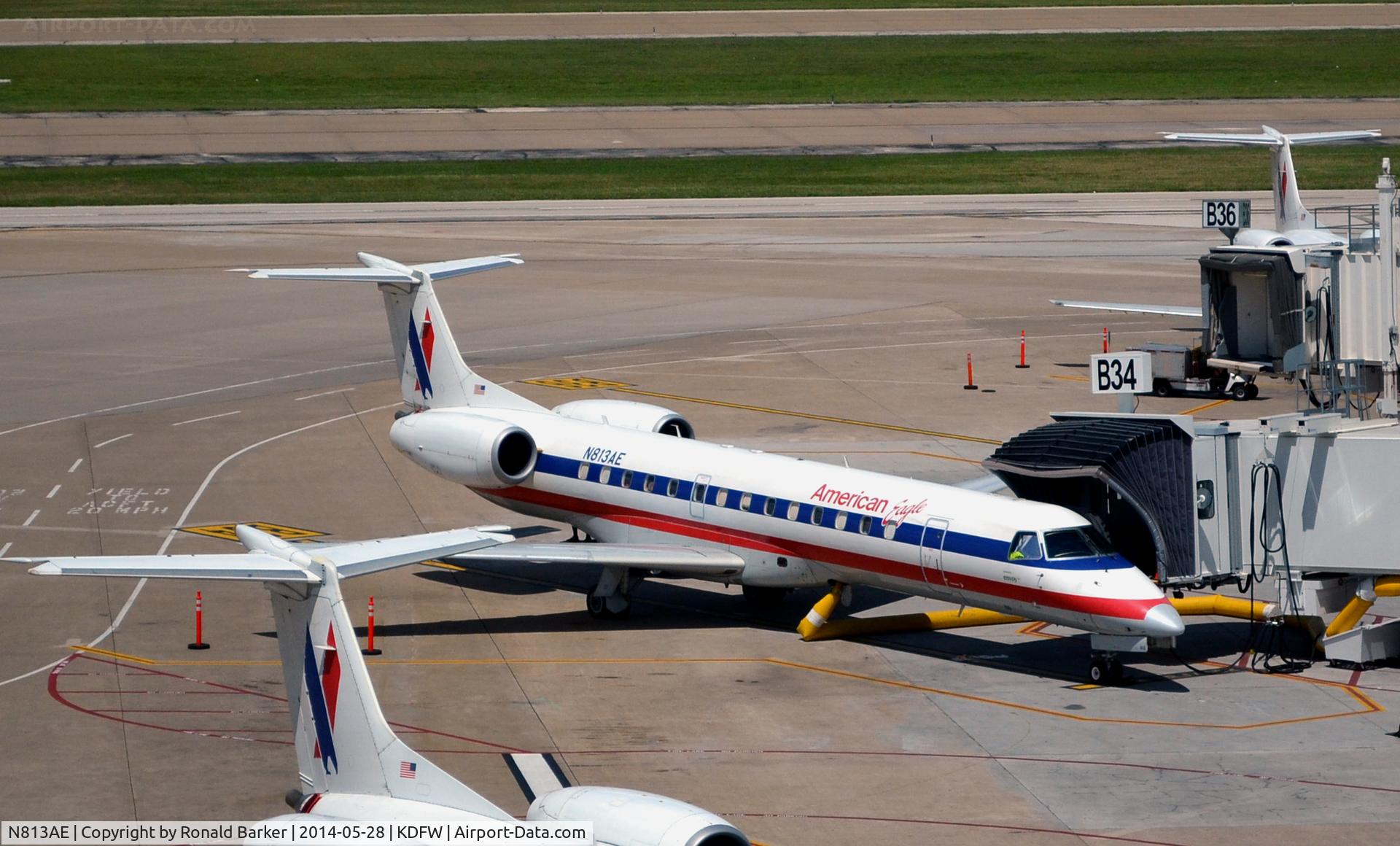 N813AE, 2001 Embraer ERJ-140LR (EMB-135KL) C/N 145539, Gate B34 DFW