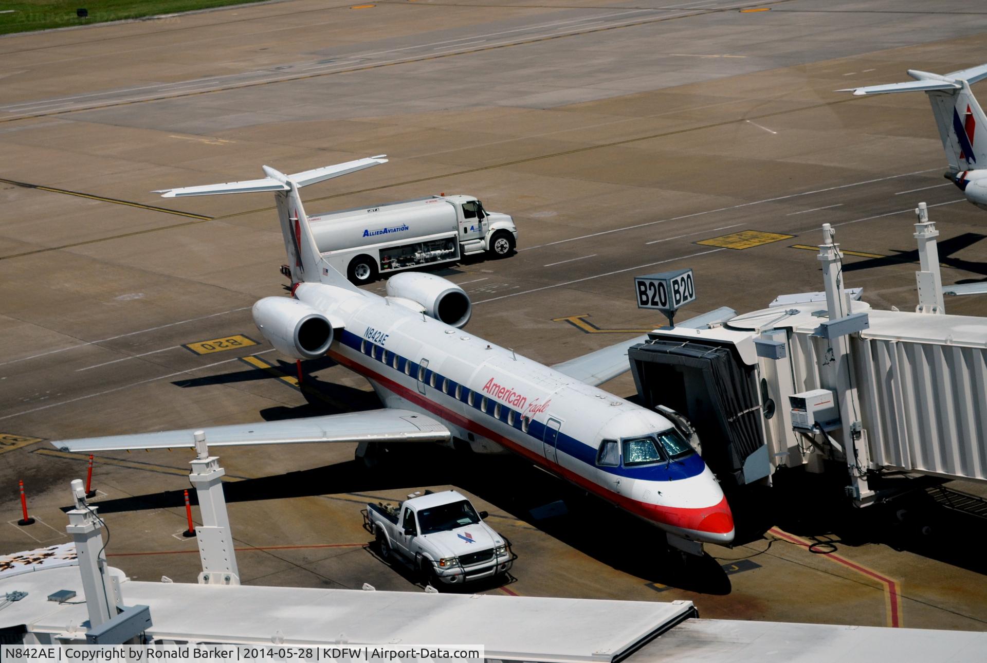 N842AE, 2002 Embraer ERJ-140LR (EMB-135KL) C/N 145673, gate B20  DFW