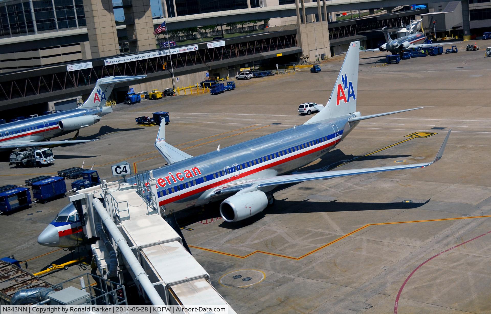 N843NN, 2010 Boeing 737-823 C/N 30906, Gate C4  DFW
