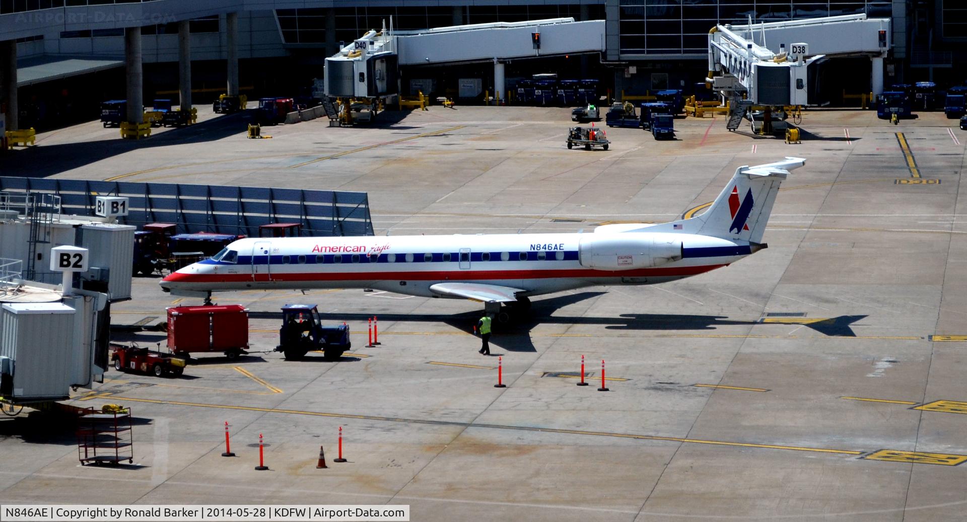 N846AE, 2003 Embraer ERJ-140LR (EMB-135KL) C/N 145692, Gate B1 DFW