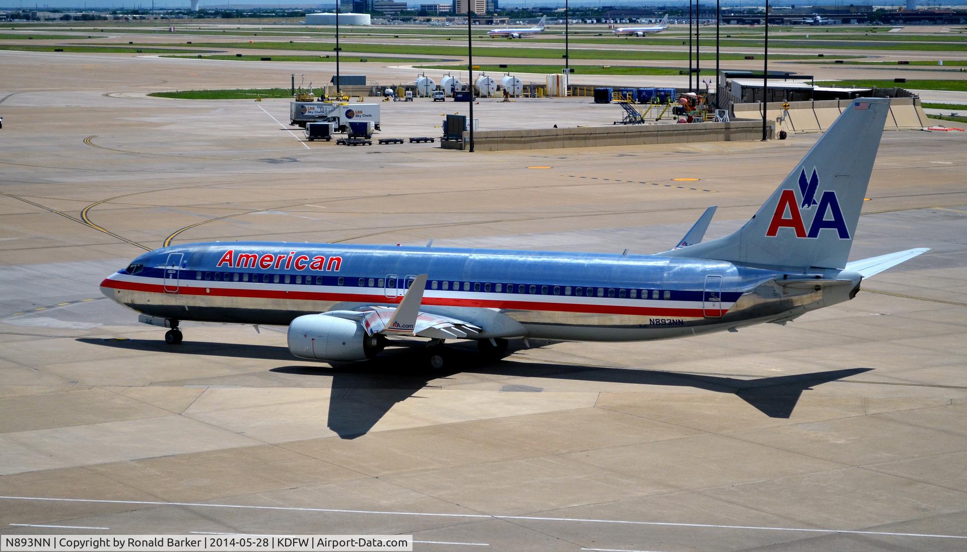 N893NN, 2012 Boeing 737-823 C/N 33316, Taxi DFW