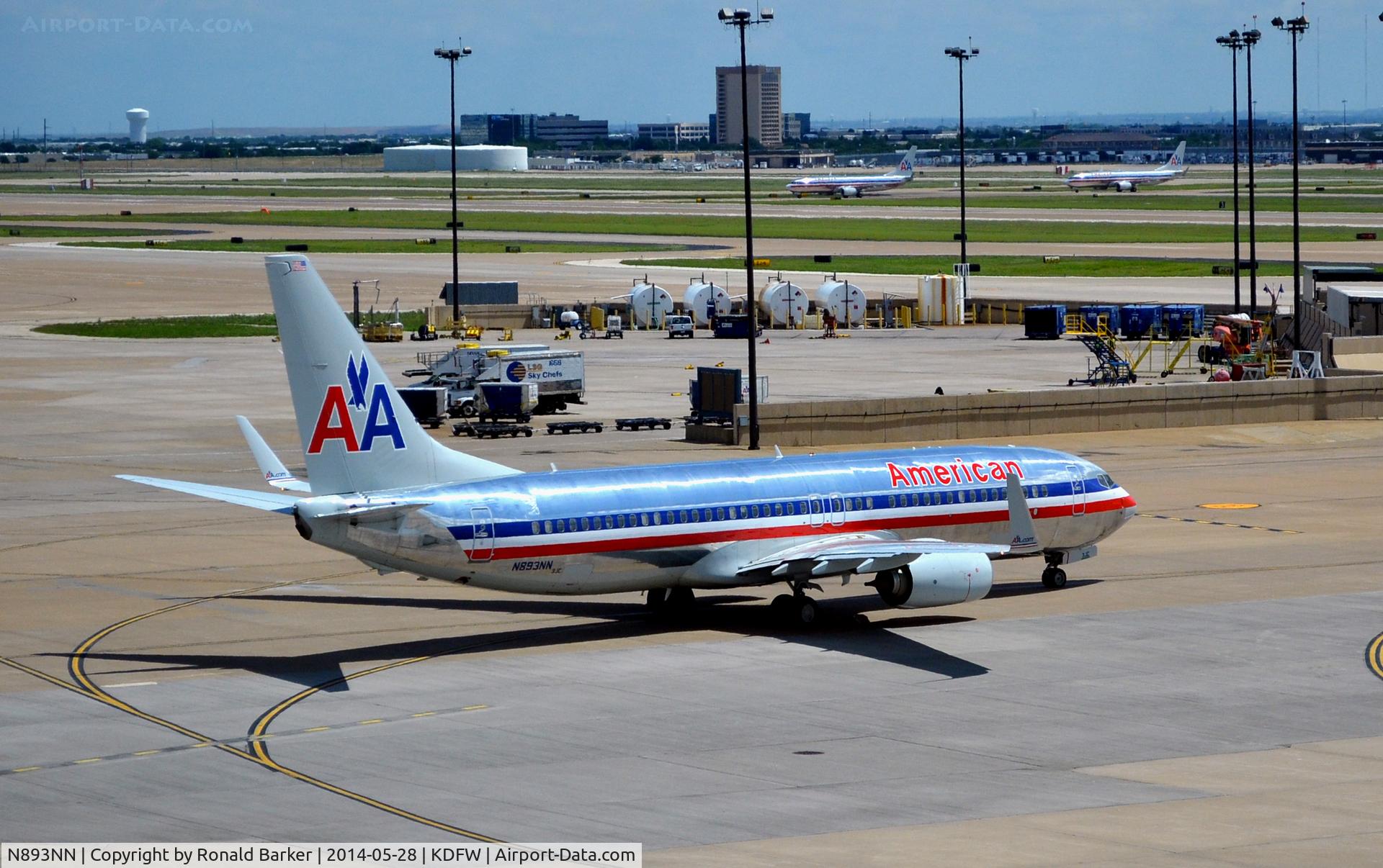 N893NN, 2012 Boeing 737-823 C/N 33316, Taxi DFW