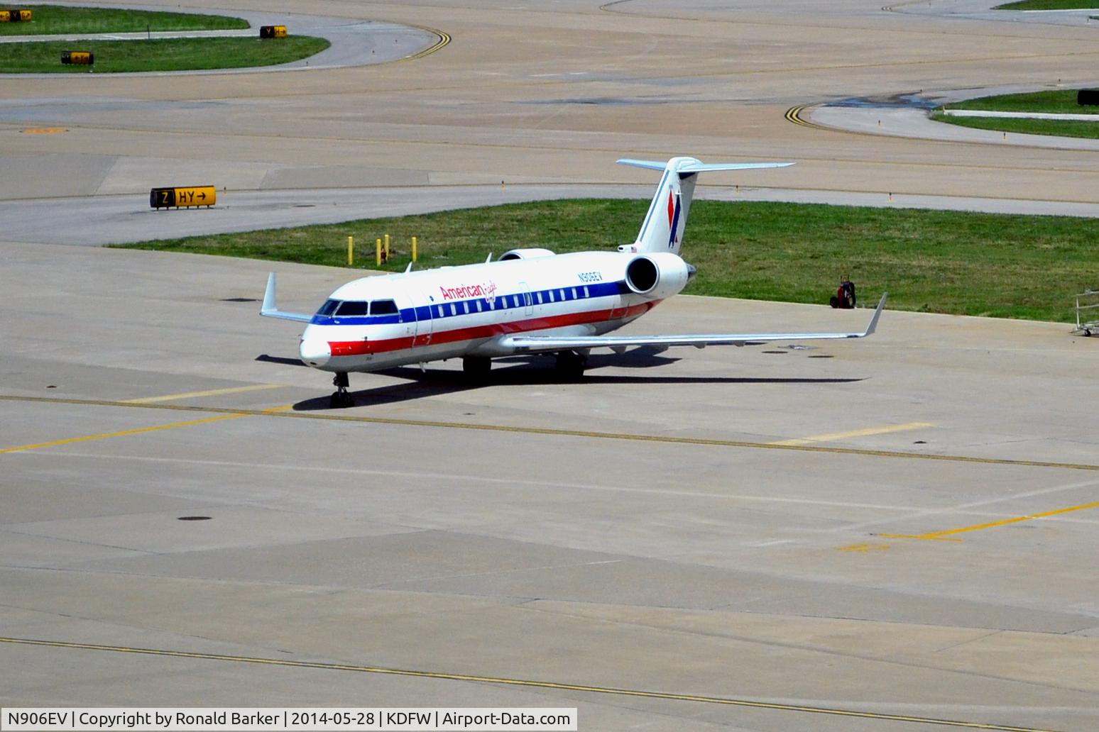 N906EV, 2002 Bombardier CRJ-200ER (CL-600-2B19) C/N 7642, On the ramp DFW