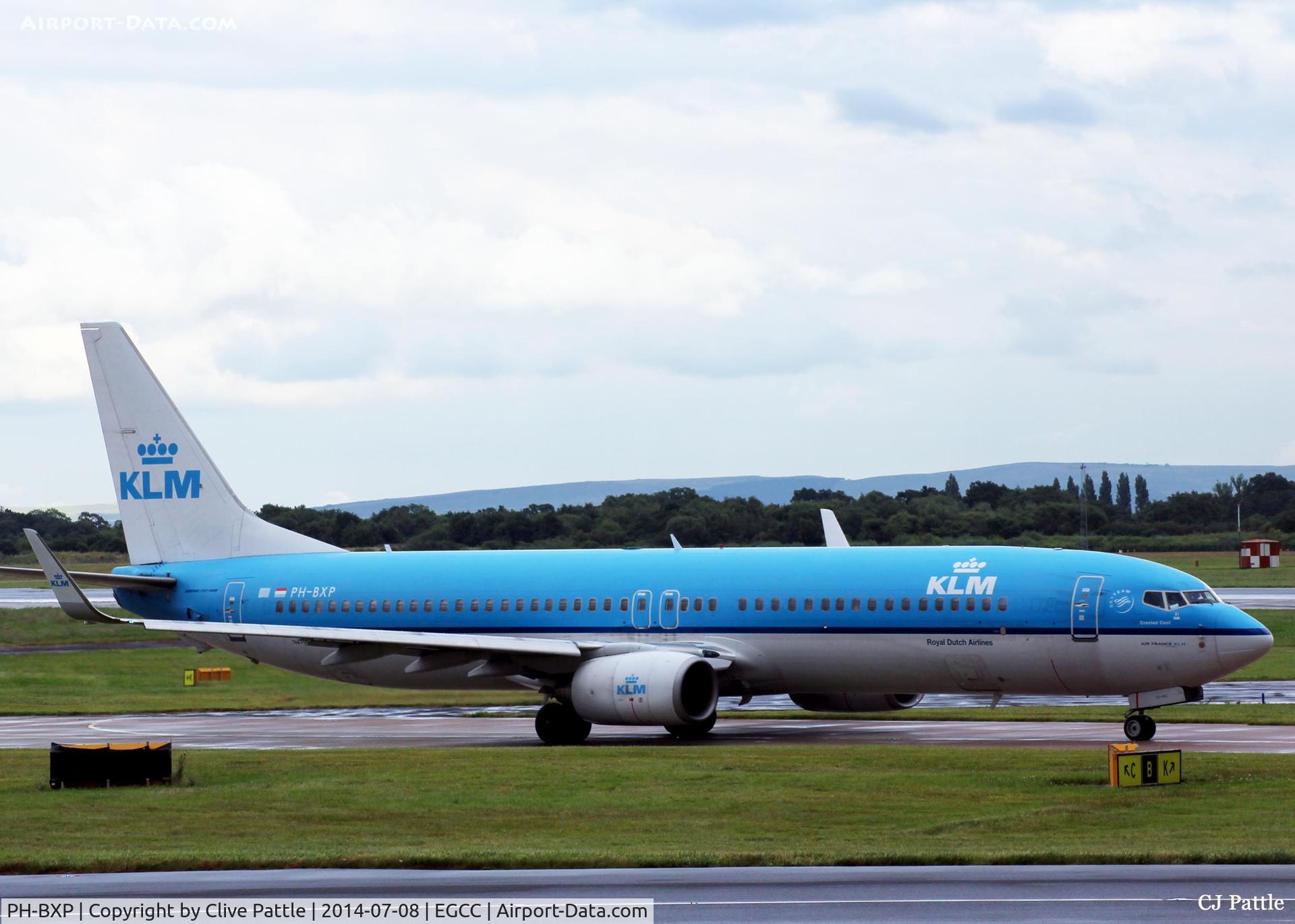 PH-BXP, 2001 Boeing 737-9K2 C/N 29600, EGCC taxy