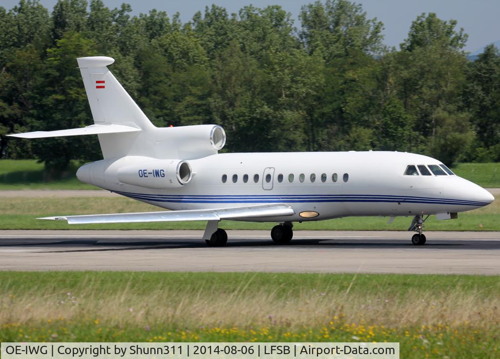 OE-IWG, 2004 Dassault Falcon 900EX C/N 141, Taking off from rwy 16