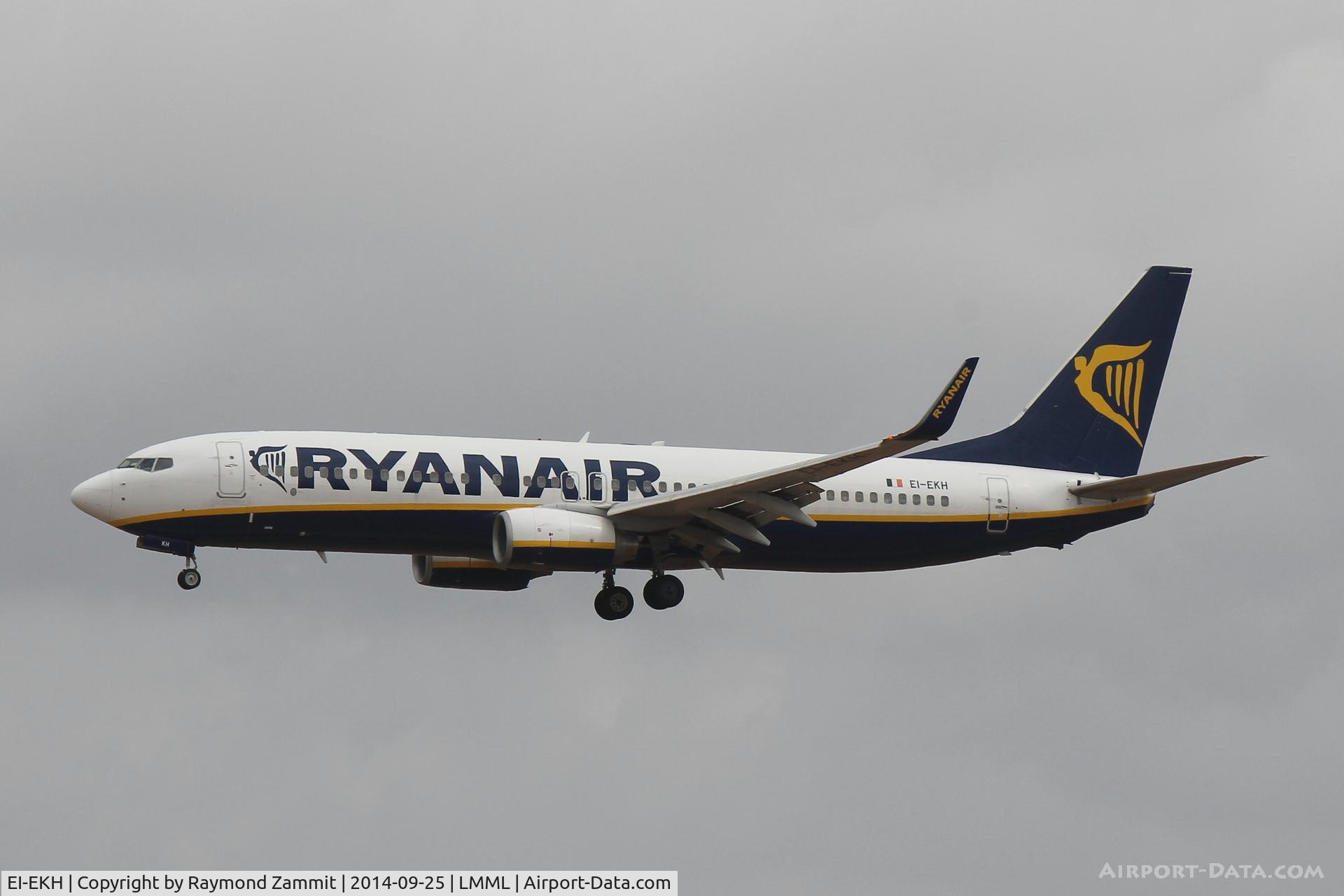 EI-EKH, 2010 Boeing 737-8AS C/N 38493, B737-800 EI-EKH Ryanair
