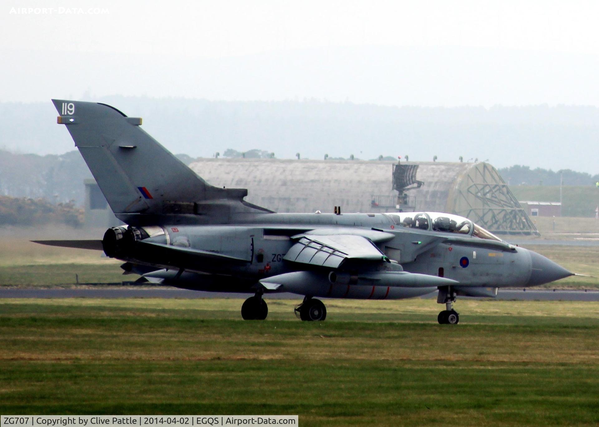 ZG707, 1989 Panavia Tornado GR.4A C/N 814/BS174/3390, Taxy at Lossiemouth