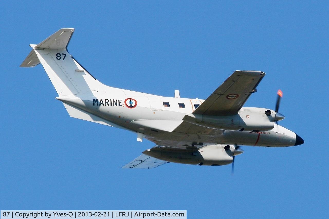 087, Embraer EMB-121AA Xingu C/N 121087, Embraer EMB-121AA Xingu, Training flight, Landivisiau Naval Air Base (LFRJ)