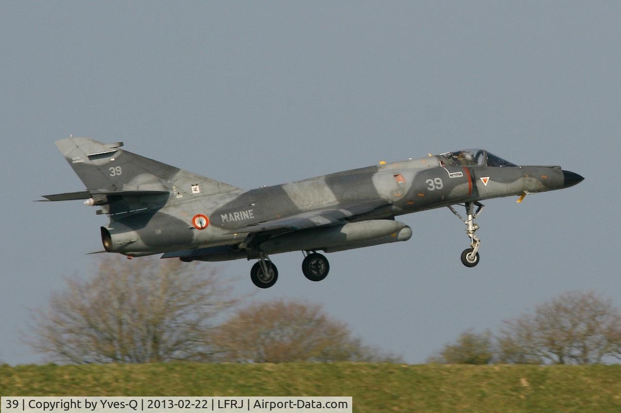 39, Dassault Super Etendard C/N 39, French Naval Aviation Dassault Super Etendard M (SEM), On final Rwy 08, Landivisiau Naval Air Base (LFRJ)