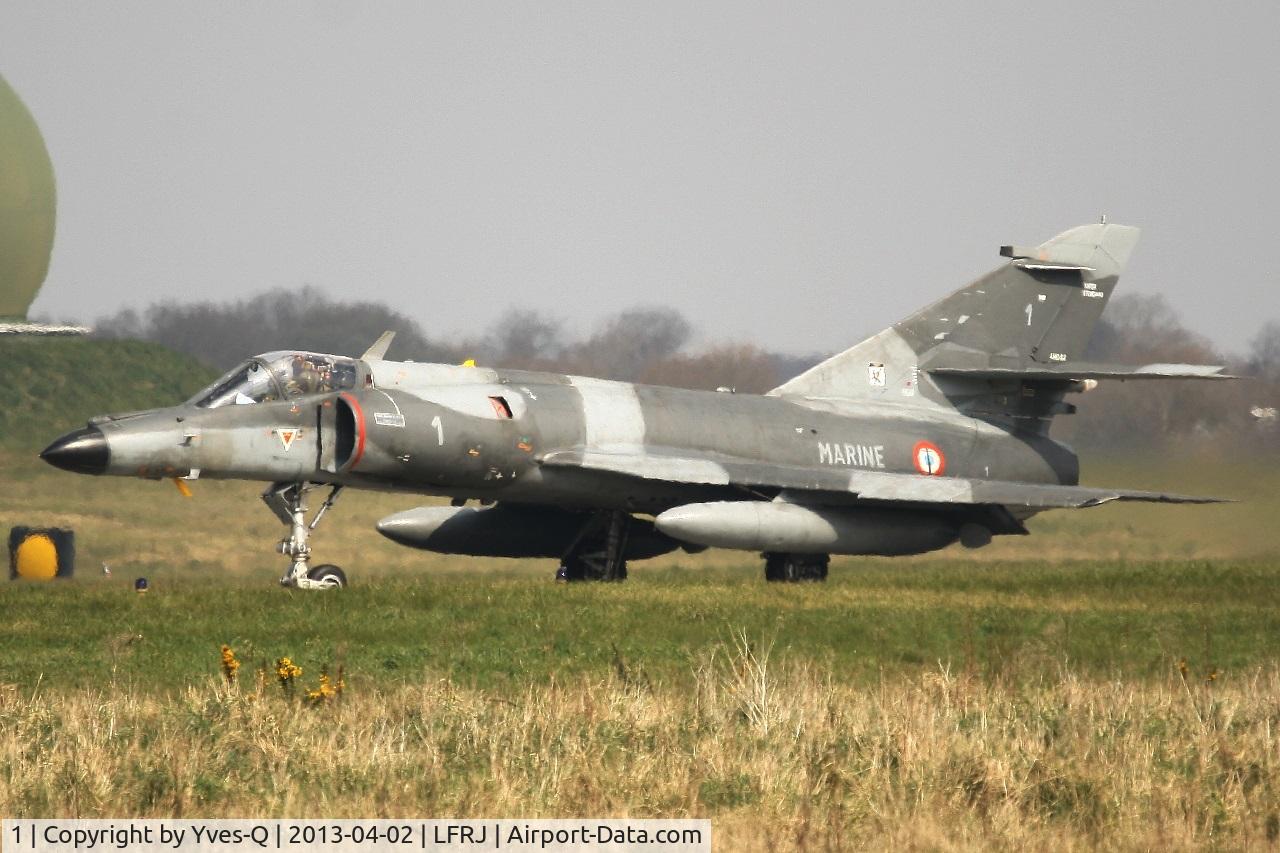 1, Dassault Super Etendard C/N 1, French Naval Aviation Dassault Super Etendard M (SEM), Taxiing to holding point rwy 08, Landivisiau Naval Air Base (LFRJ)
