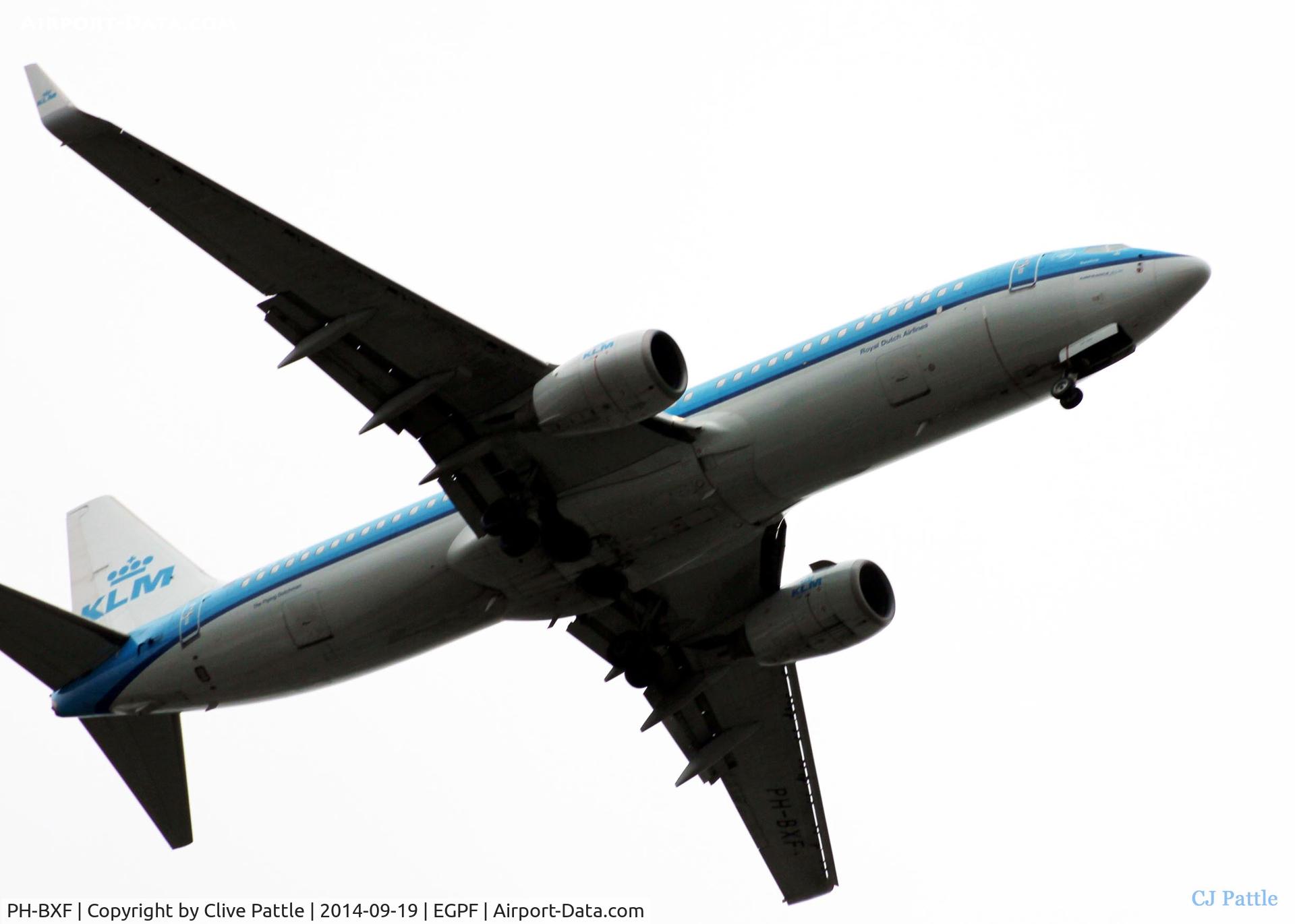 PH-BXF, 2000 Boeing 737-8K2 C/N 29596, On finals to Glasgow