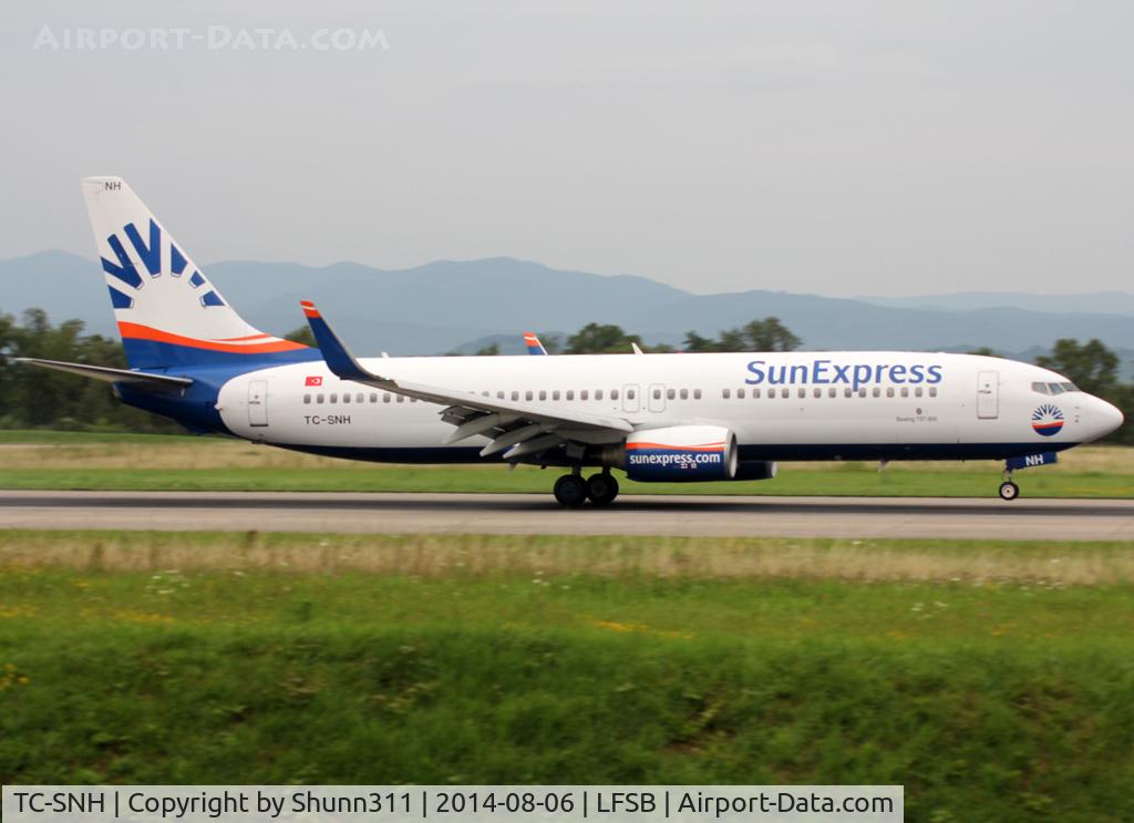 TC-SNH, 2005 Boeing 737-8FH C/N 30826, Landing rwy 16