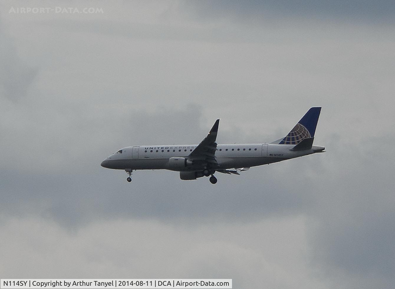 N114SY, 2014 Embraer 175LR (ERJ-170-200LR) C/N 17000410, Landing @ DCA