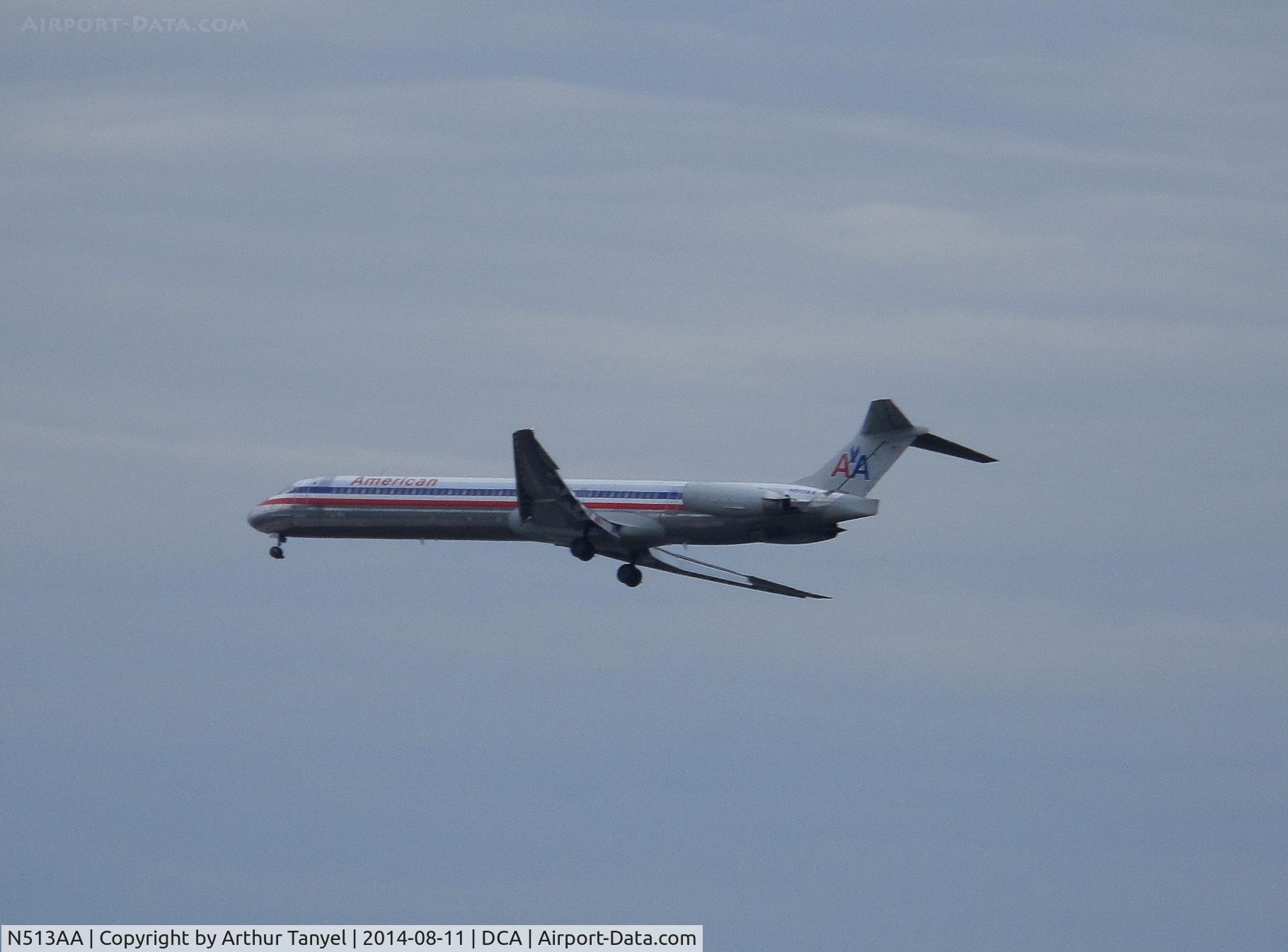 N513AA, 1990 McDonnell Douglas MD-82 (DC-9-82) C/N 49890, Landing @ DCA