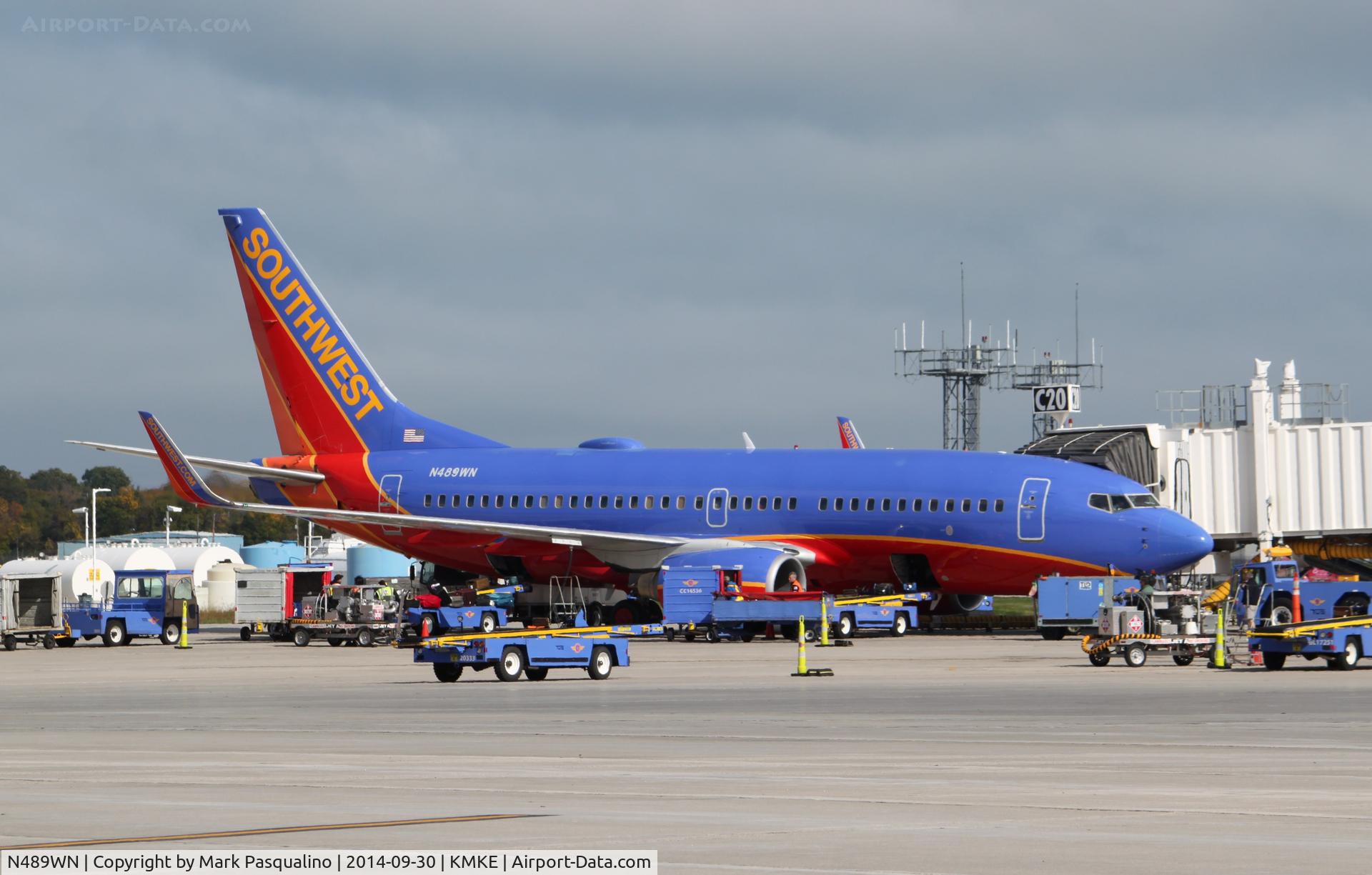 N489WN, 2004 Boeing 737-7H4 C/N 33855, Boeing 737-700