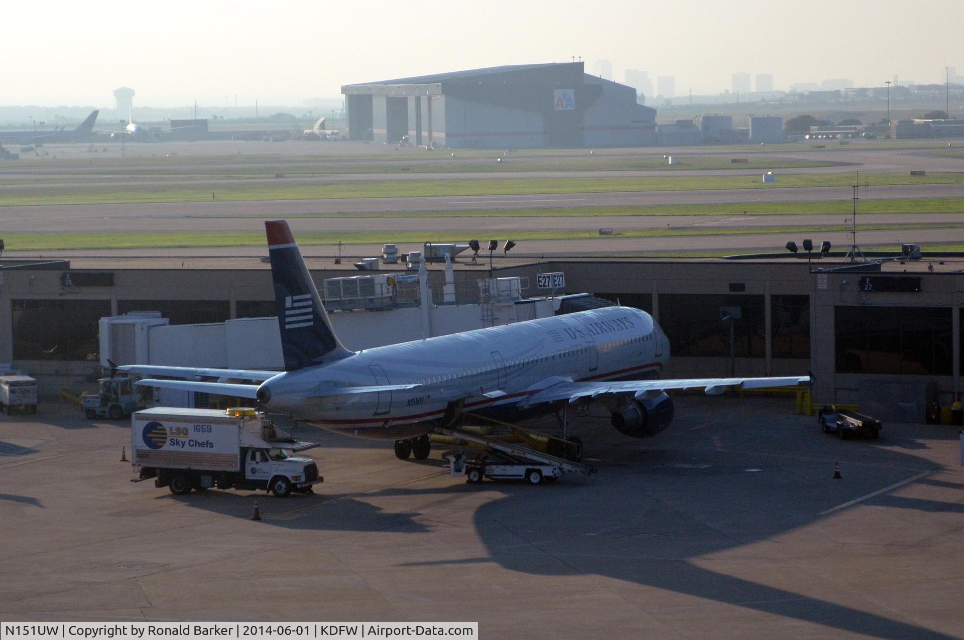 N151UW, 2013 Airbus A321-211 C/N 5513, Gate E27 DFW